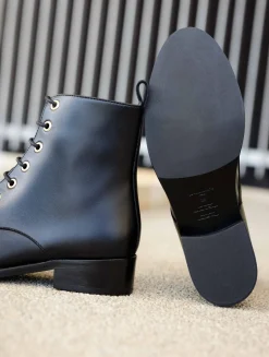 Femme Bobbies Doria