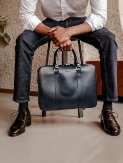 Homme Bobbies Monceau