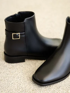 Femme Bobbies Susan